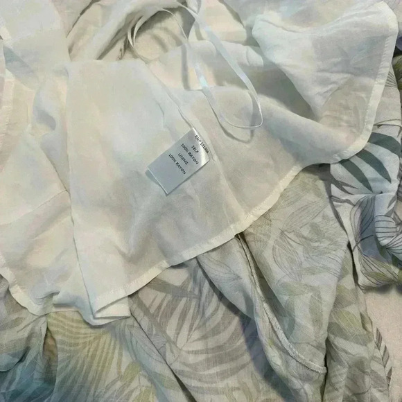 NWT FATE Tropical Print Cut Out O Ring
Accent Dress White/Light Green Size S - Picture 10 of 13